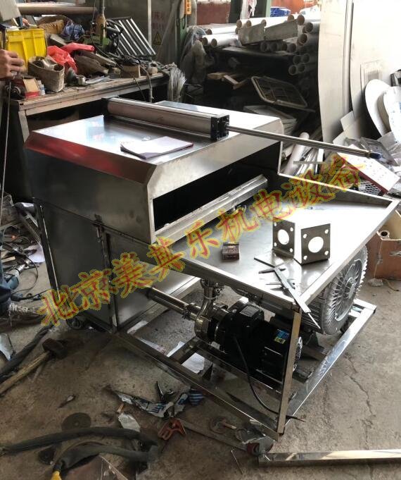 吹瓶機(jī)吹干風(fēng)機(jī)，配置風(fēng)刀使用